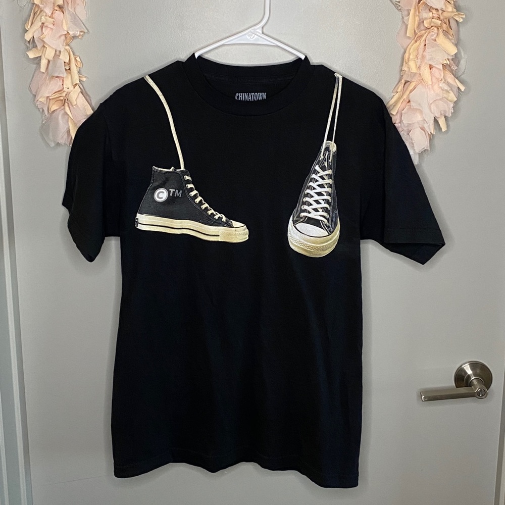 Chinatown market sneakers tee
